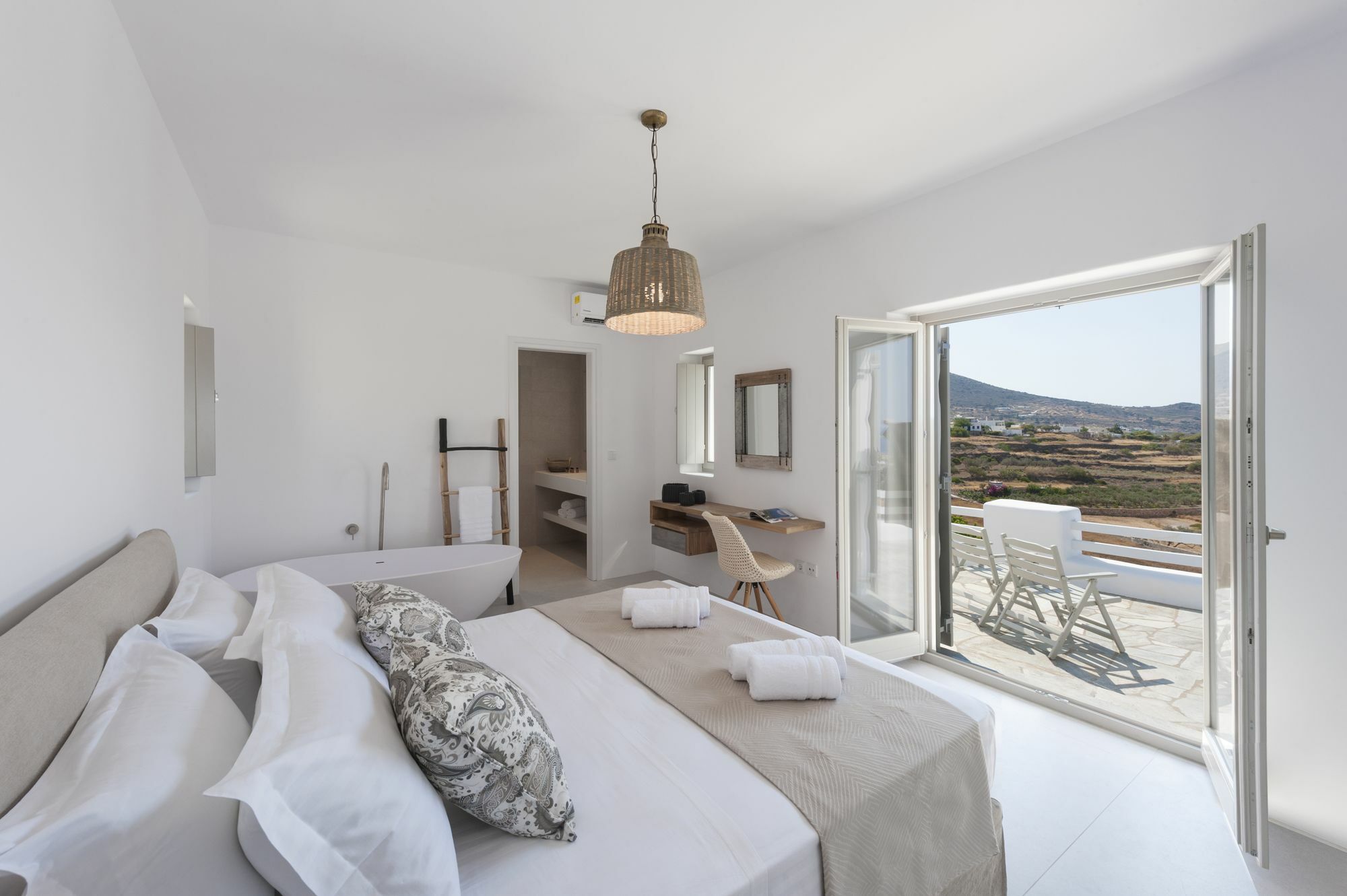 Niriides Luxury Villas Alikí Eksteriør bilde
