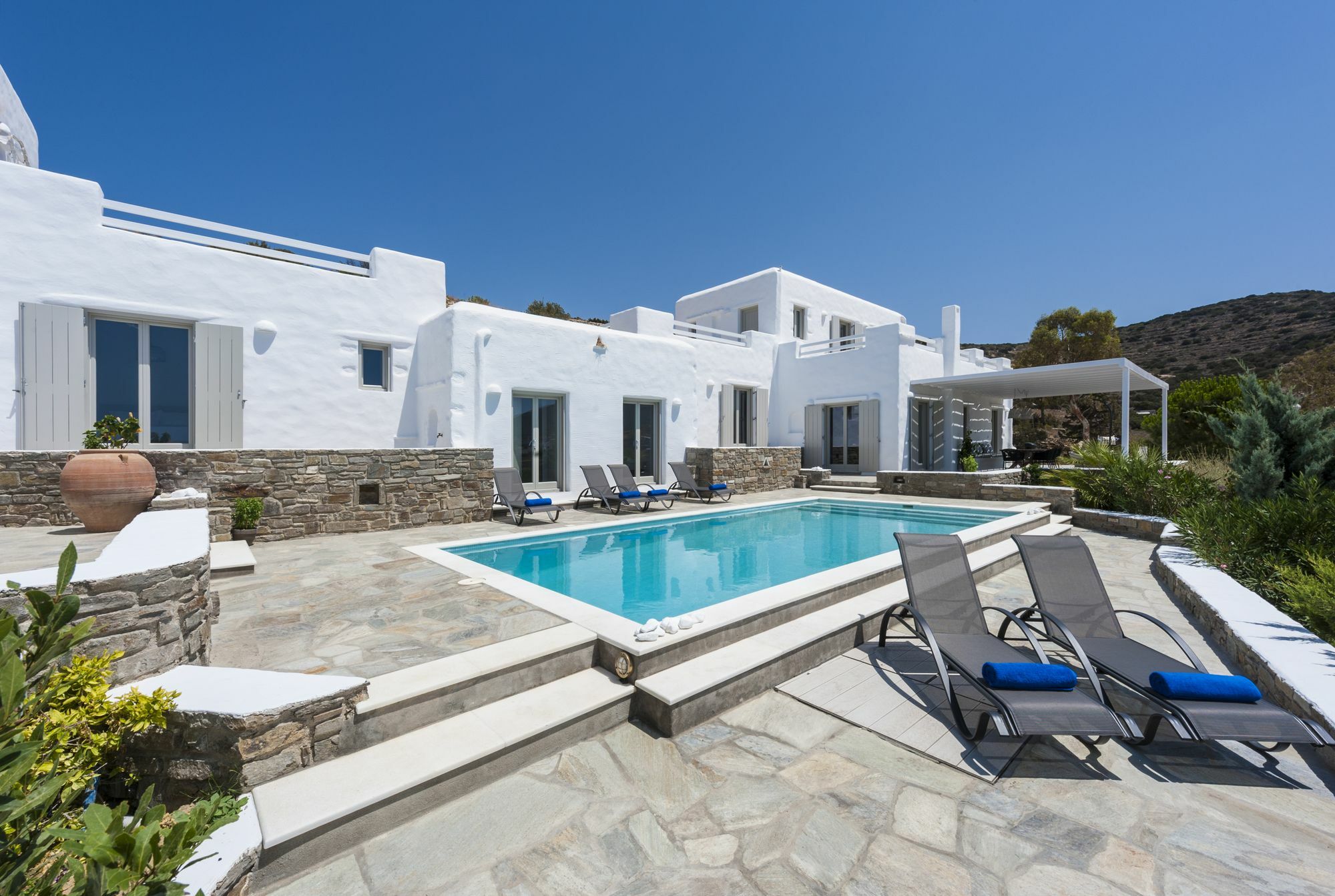 Niriides Luxury Villas Alikí Eksteriør bilde